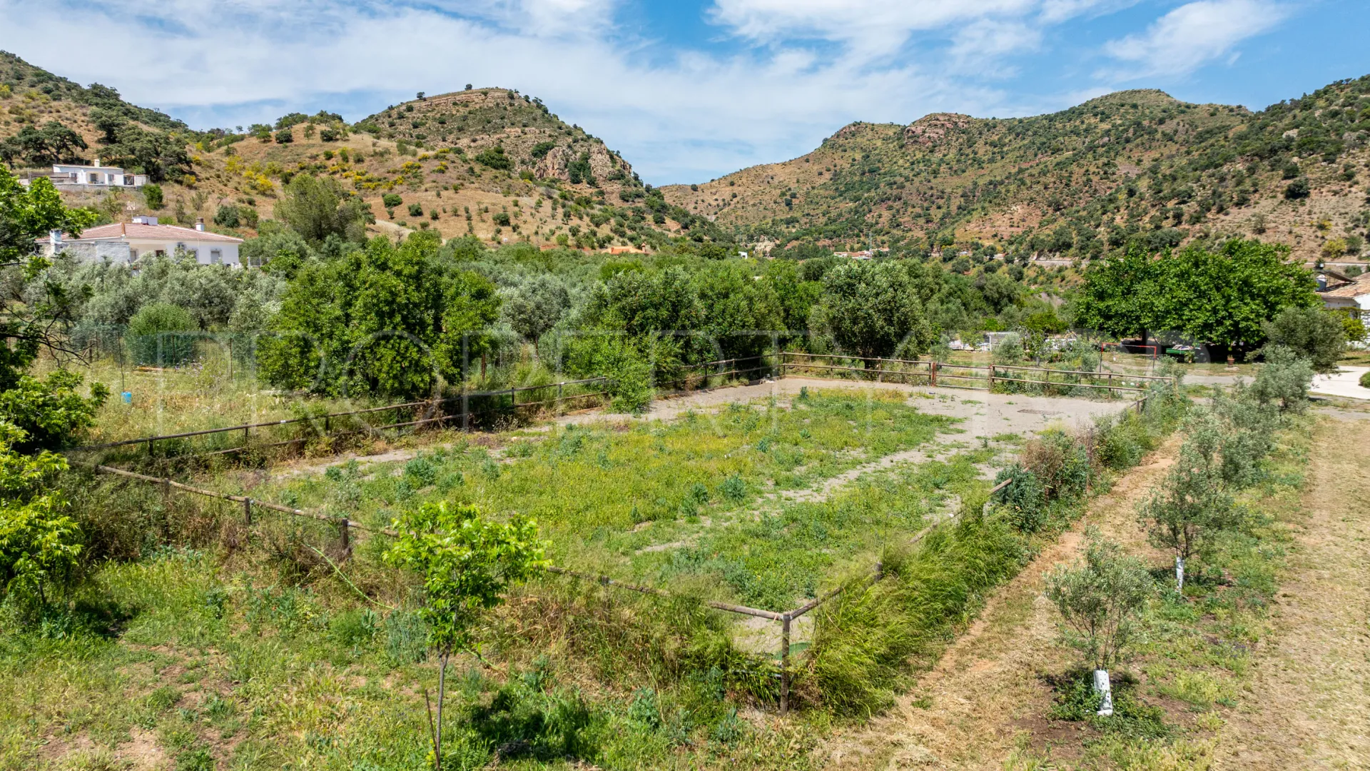 Se vende finca en Almogia de 7 dormitorios