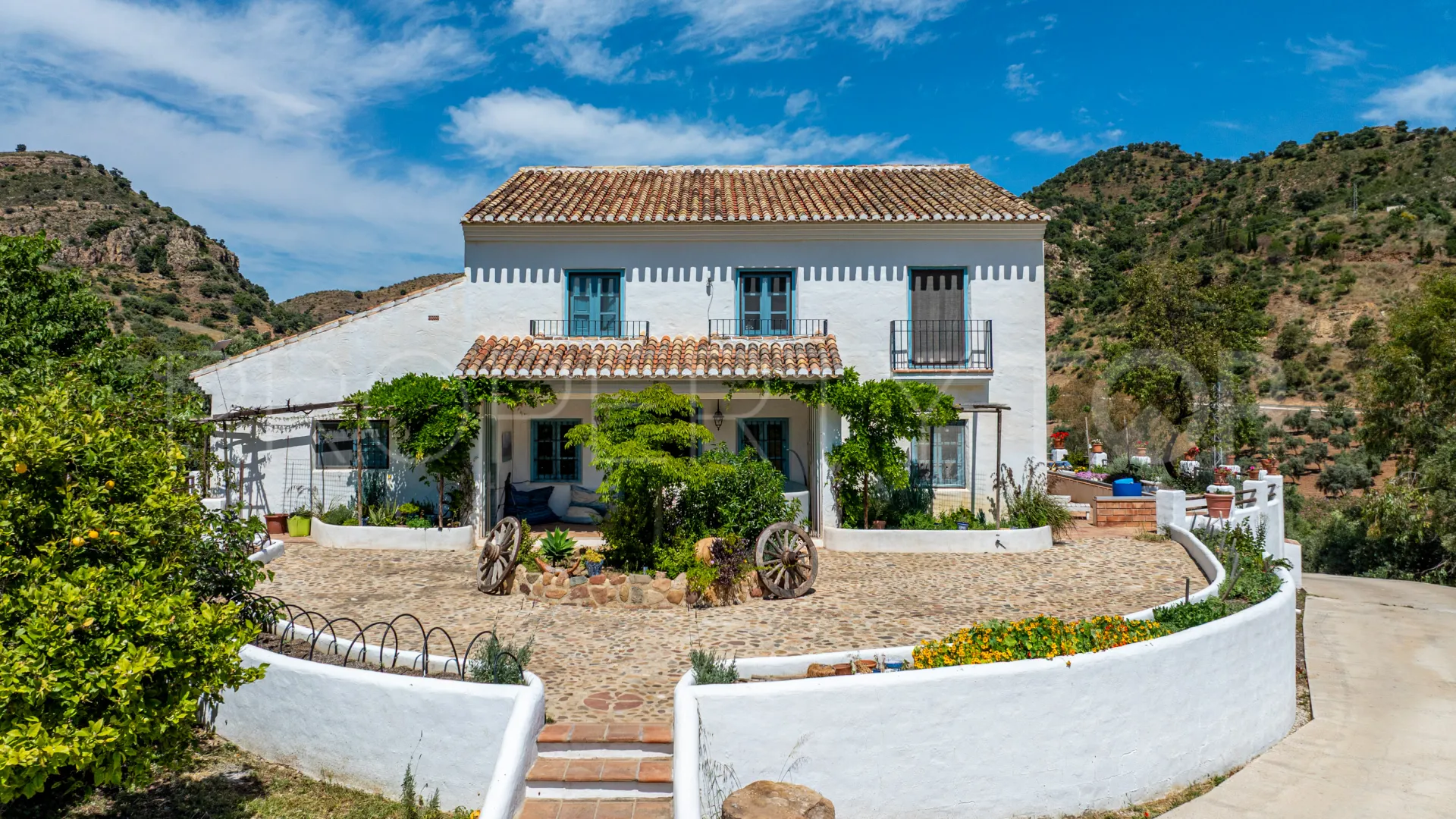 Se vende finca en Almogia de 7 dormitorios