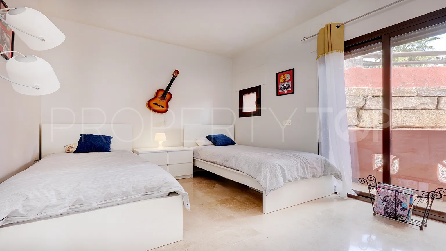 For sale ground floor apartment in Sabinillas with 3 bedrooms