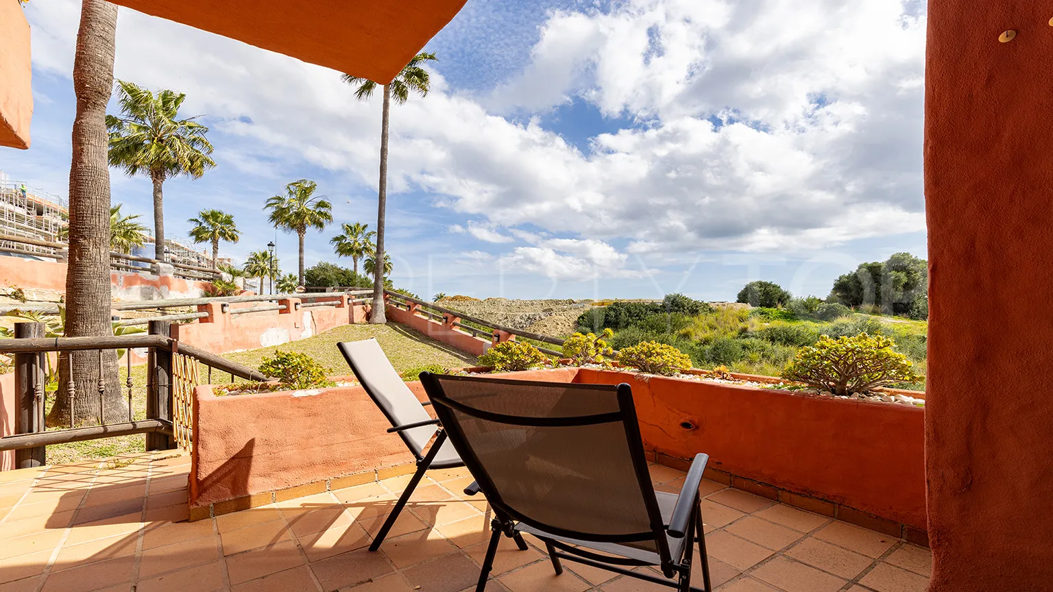 For sale ground floor apartment in Sabinillas with 3 bedrooms