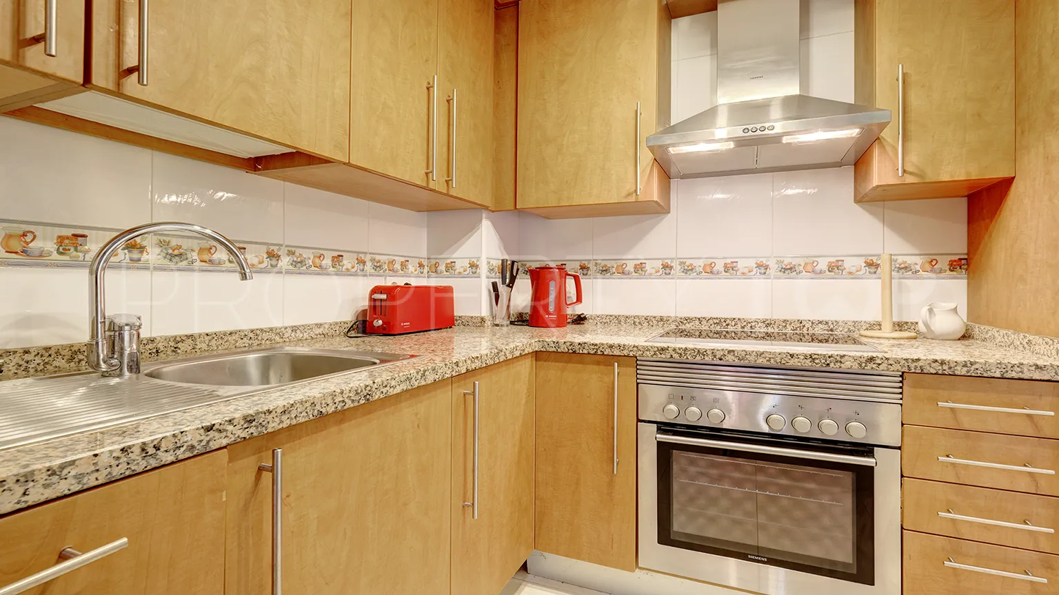 For sale ground floor apartment in Sabinillas with 3 bedrooms