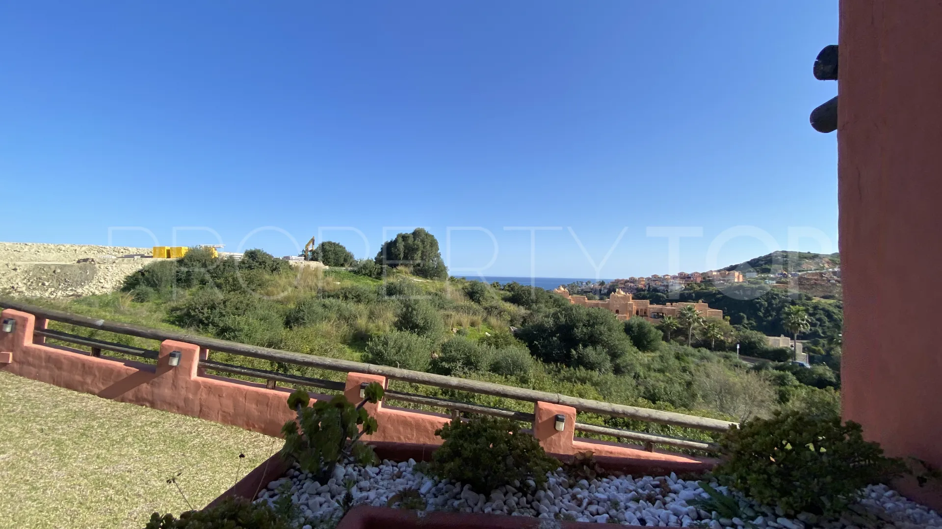 For sale ground floor apartment in Sabinillas with 3 bedrooms