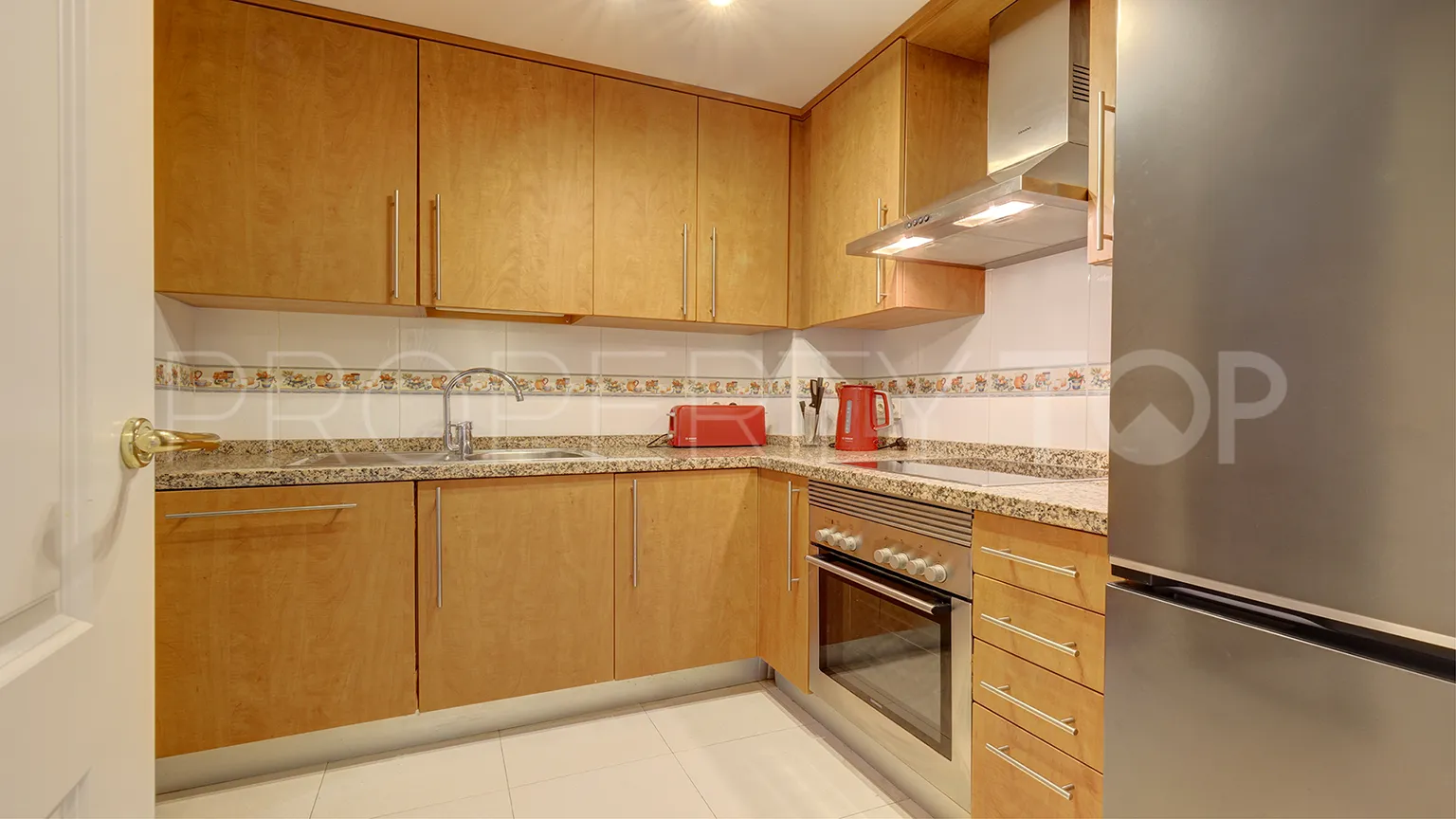 For sale ground floor apartment in Sabinillas with 3 bedrooms