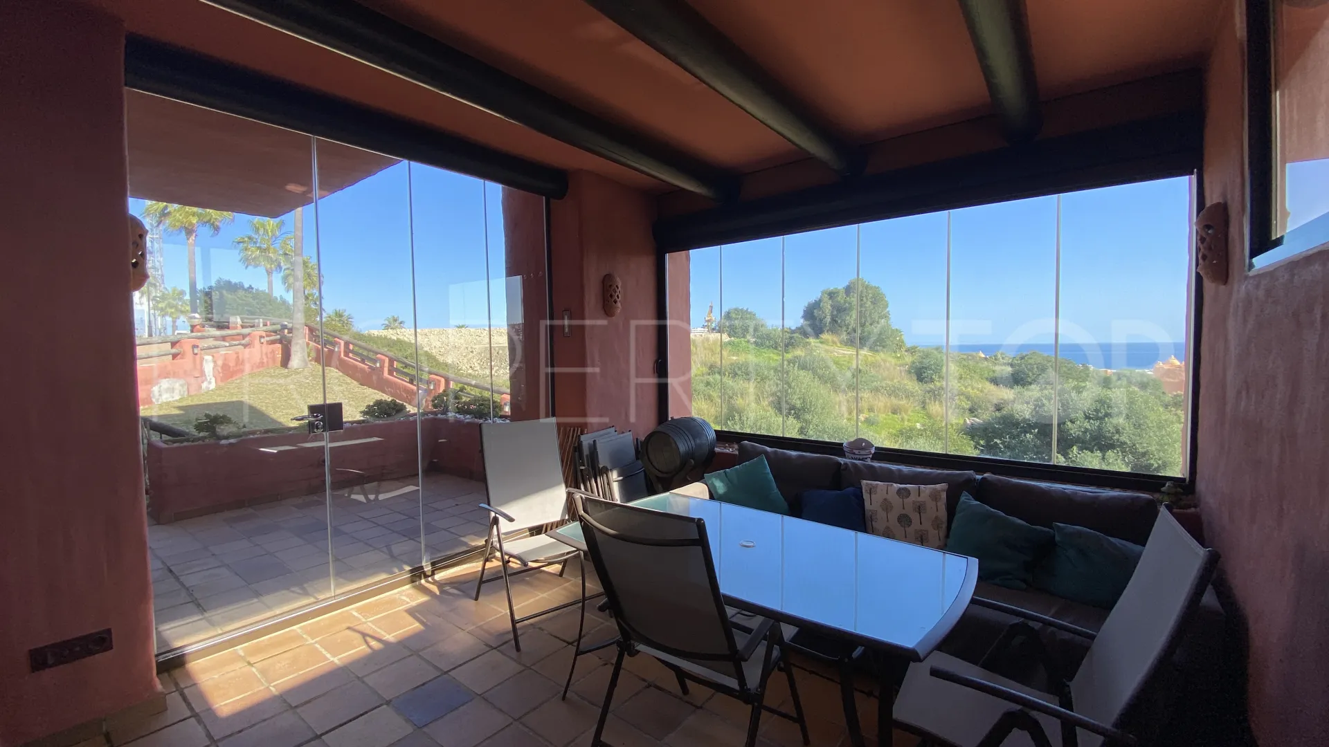 For sale ground floor apartment in Sabinillas with 3 bedrooms
