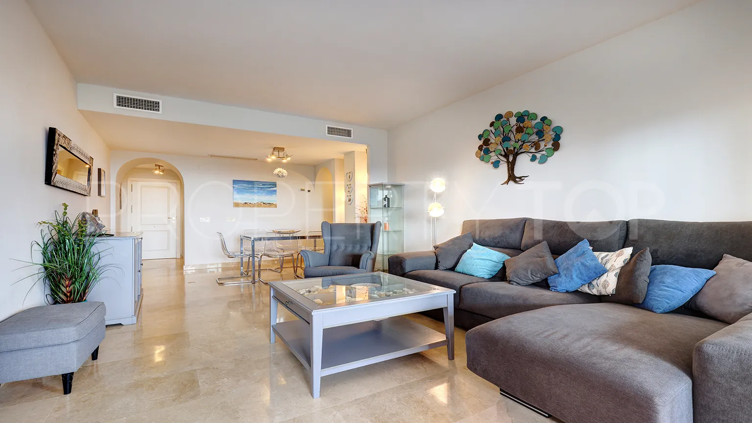 For sale ground floor apartment in Sabinillas with 3 bedrooms