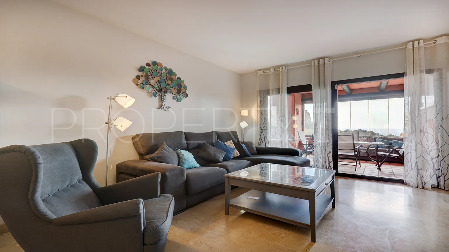 For sale ground floor apartment in Sabinillas with 3 bedrooms