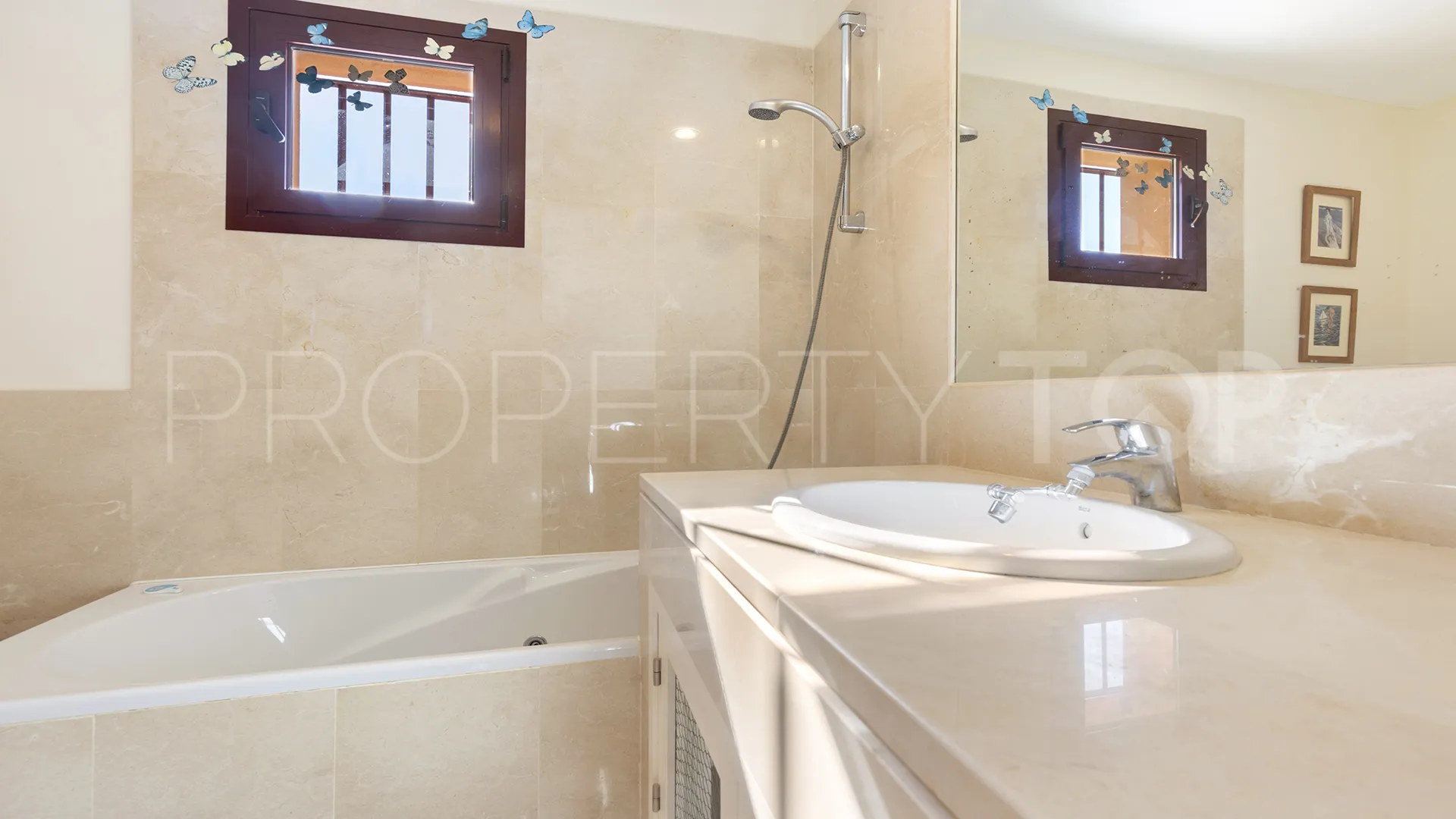 Bahia de las Rocas ground floor apartment for sale