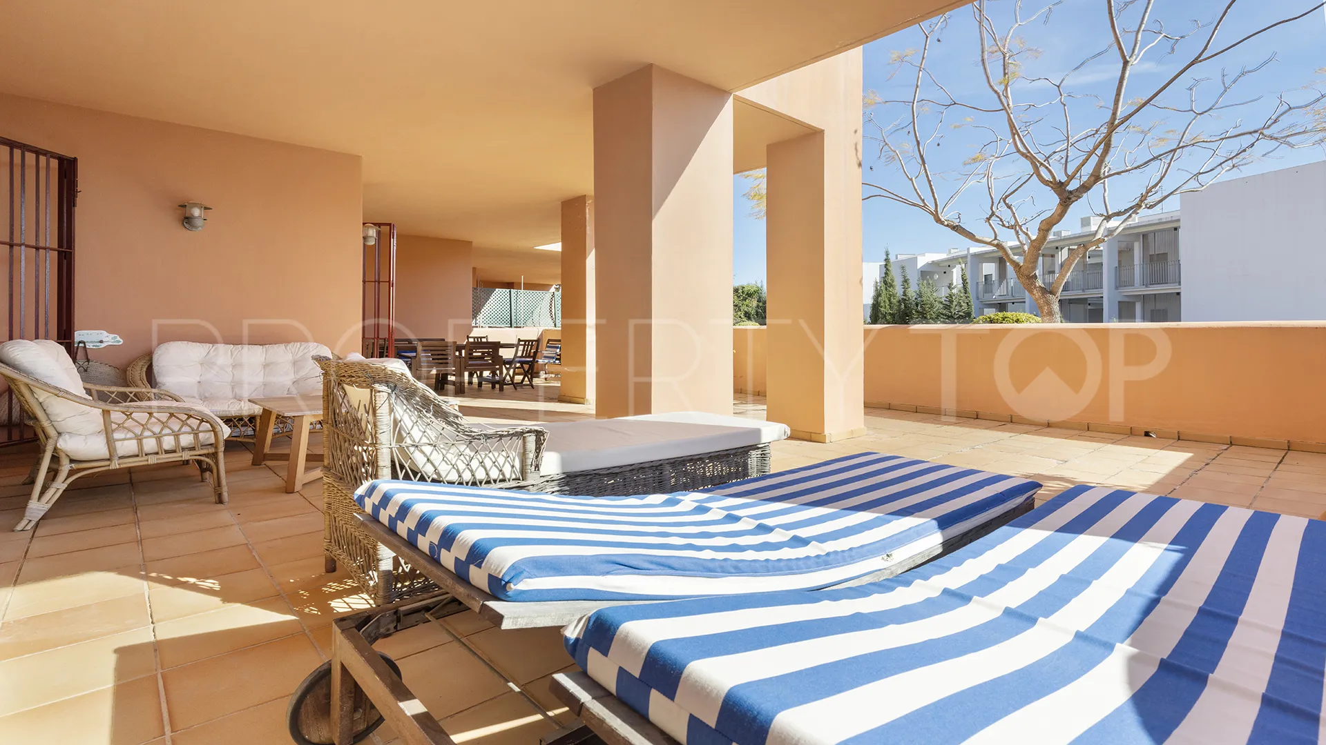 Bahia de las Rocas ground floor apartment for sale