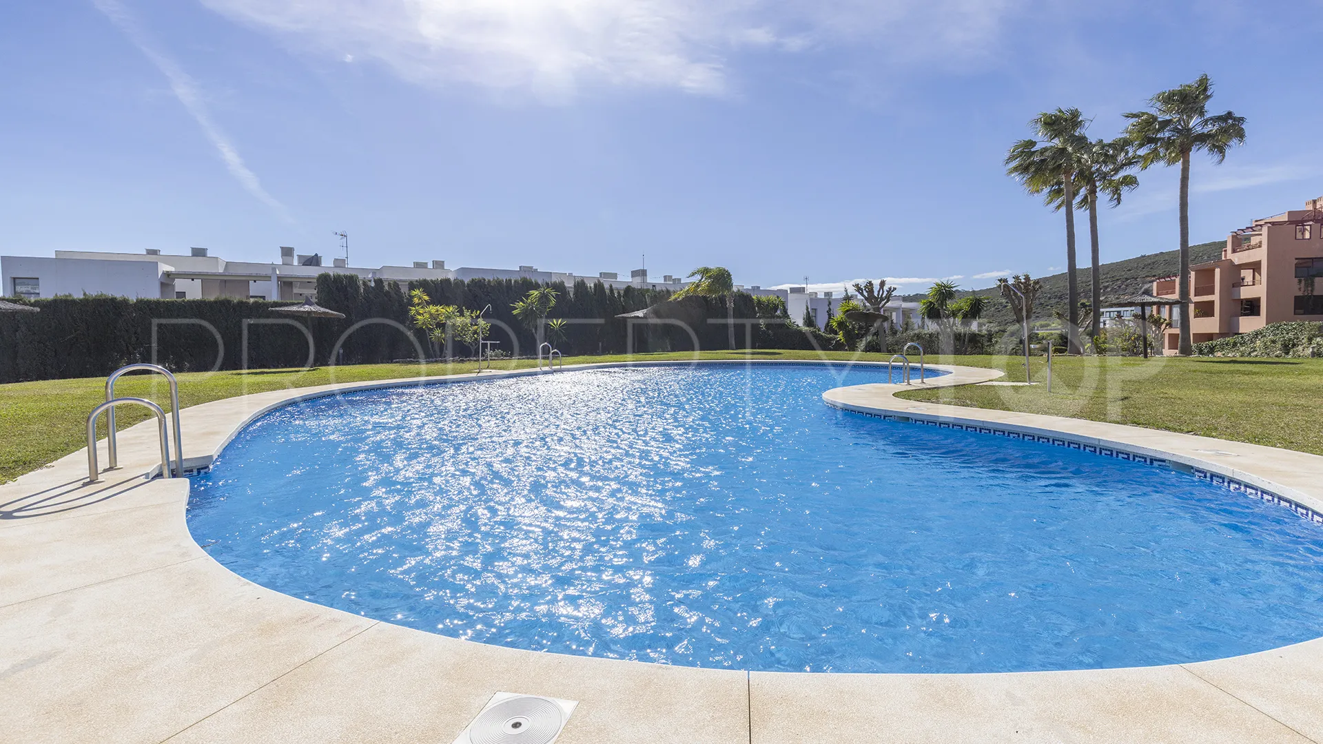 Bahia de las Rocas ground floor apartment for sale