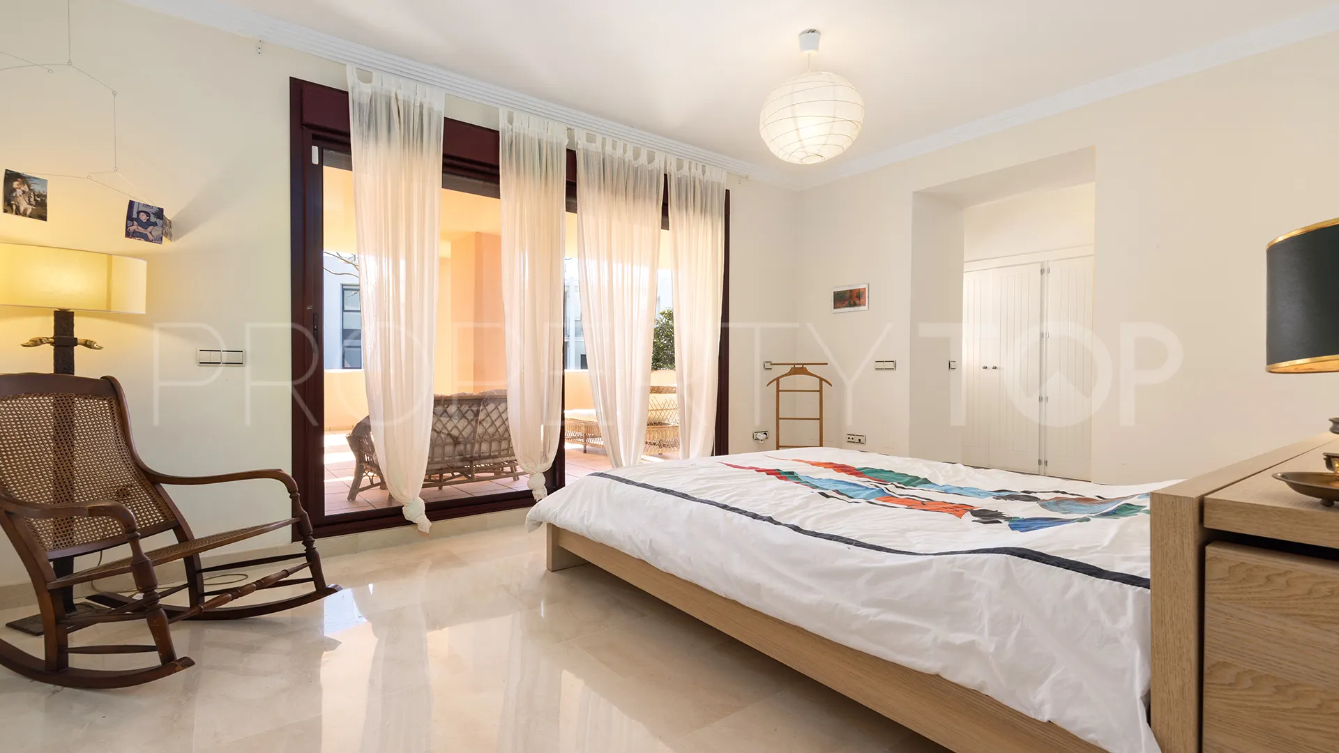 Bahia de las Rocas ground floor apartment for sale