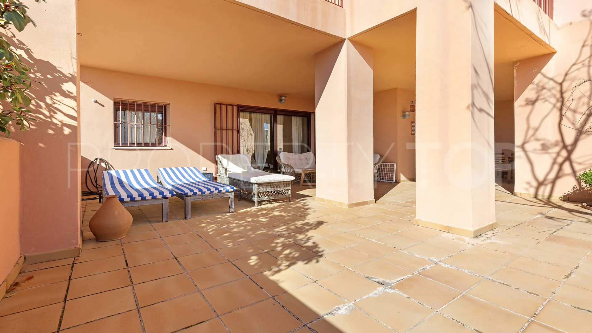 Bahia de las Rocas ground floor apartment for sale
