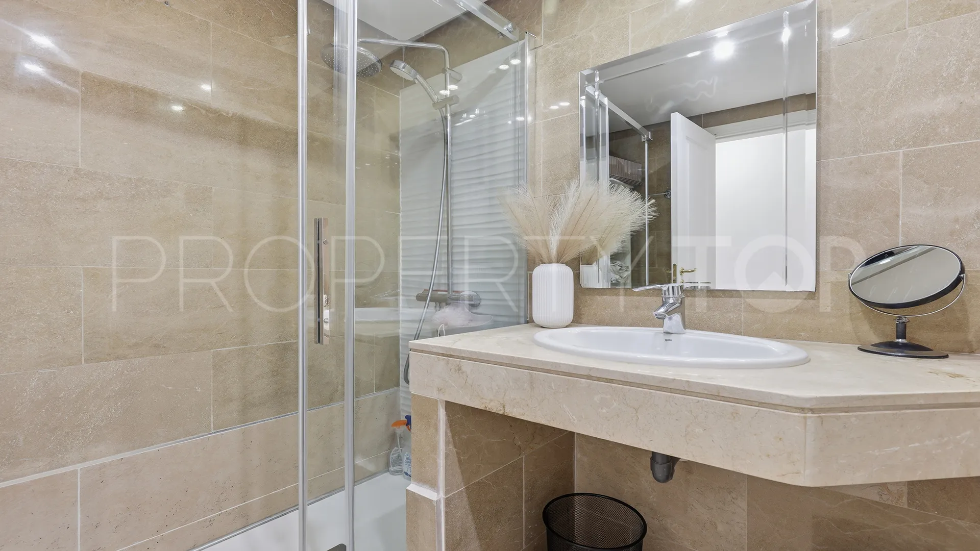 Comprar apartamento en Sabinillas con 2 dormitorios