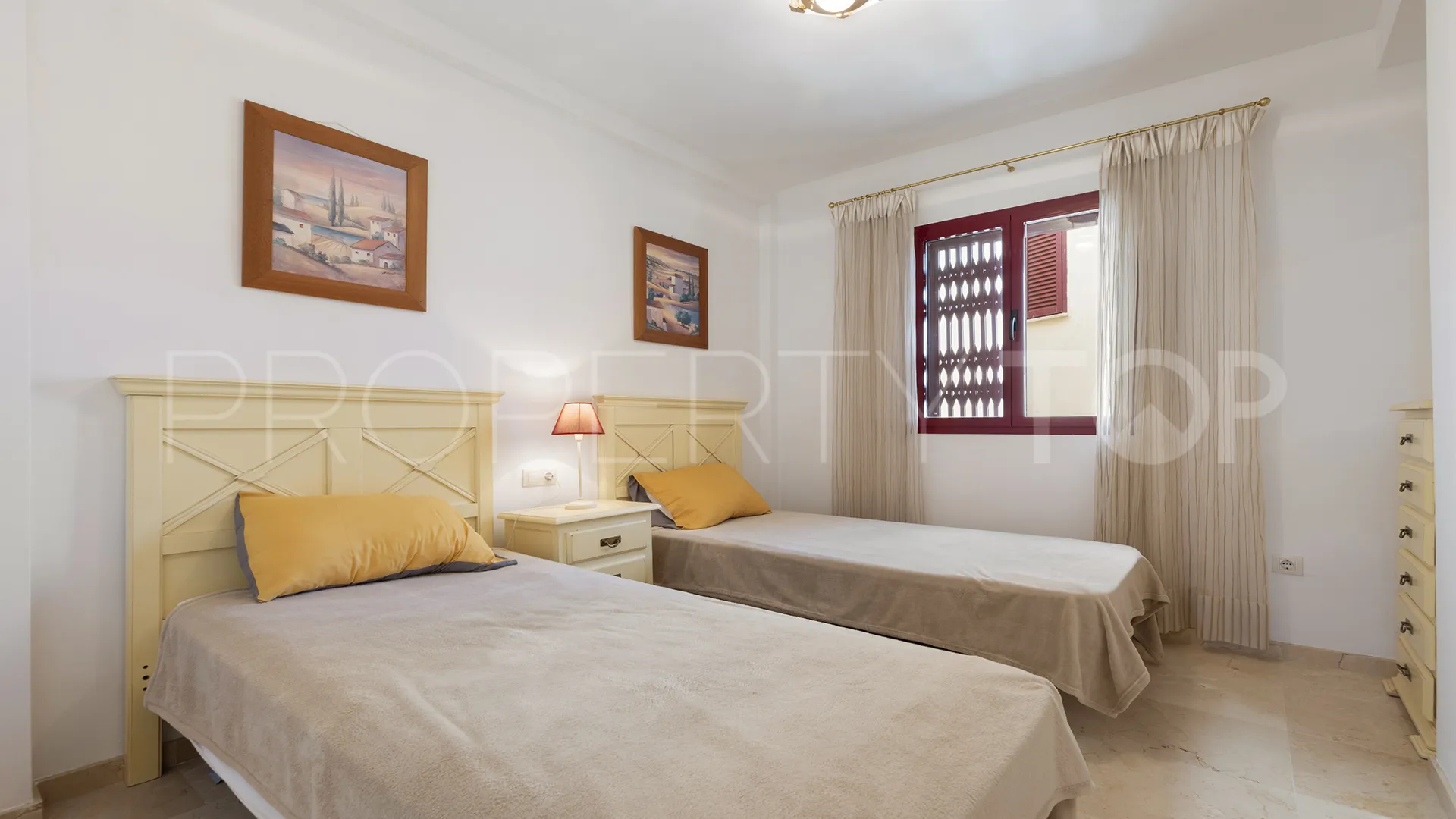 Apartamento a la venta de 2 dormitorios en Bahia de Casares
