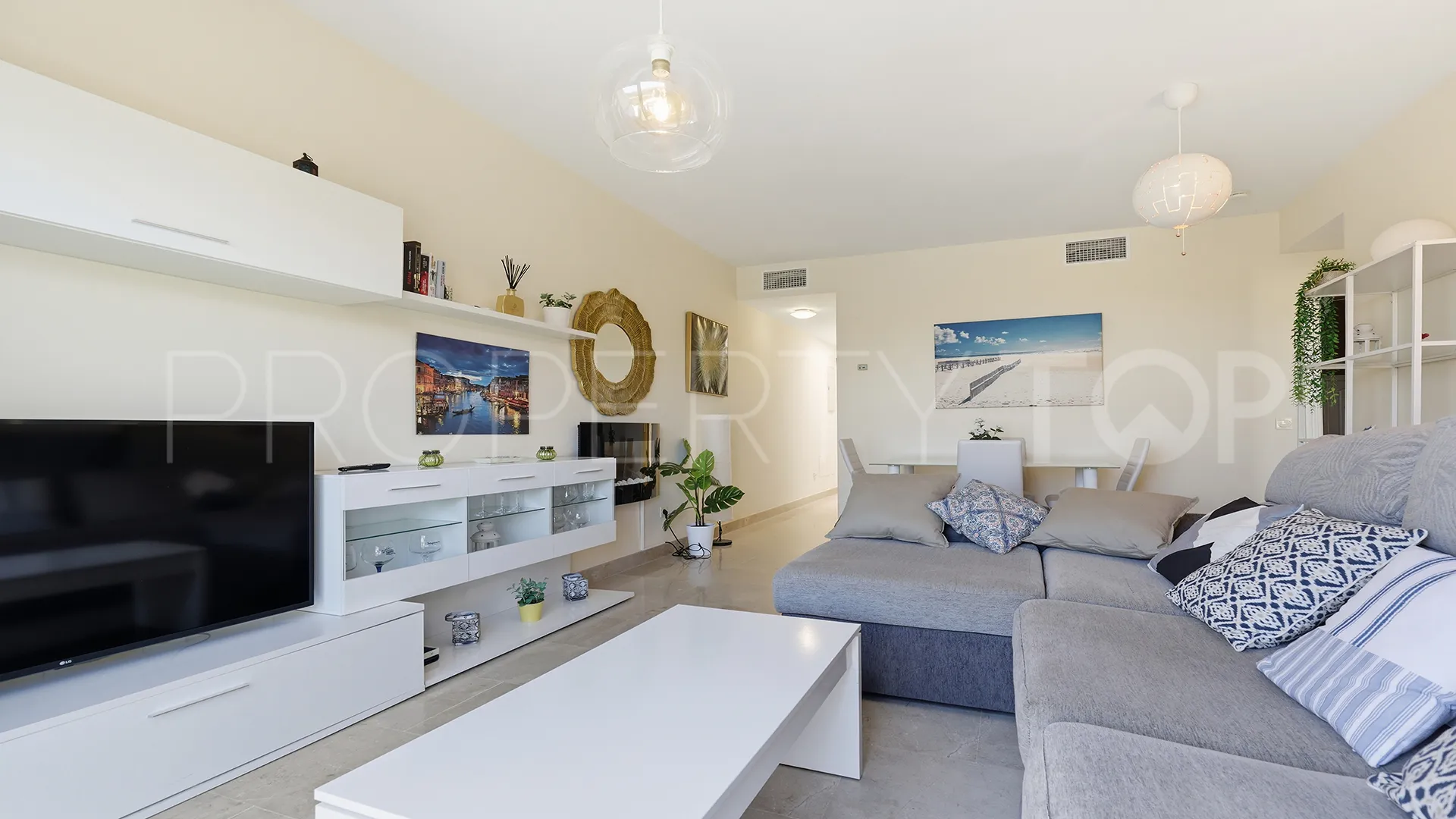 Penthouse with 2 bedrooms for sale in Duquesa Village