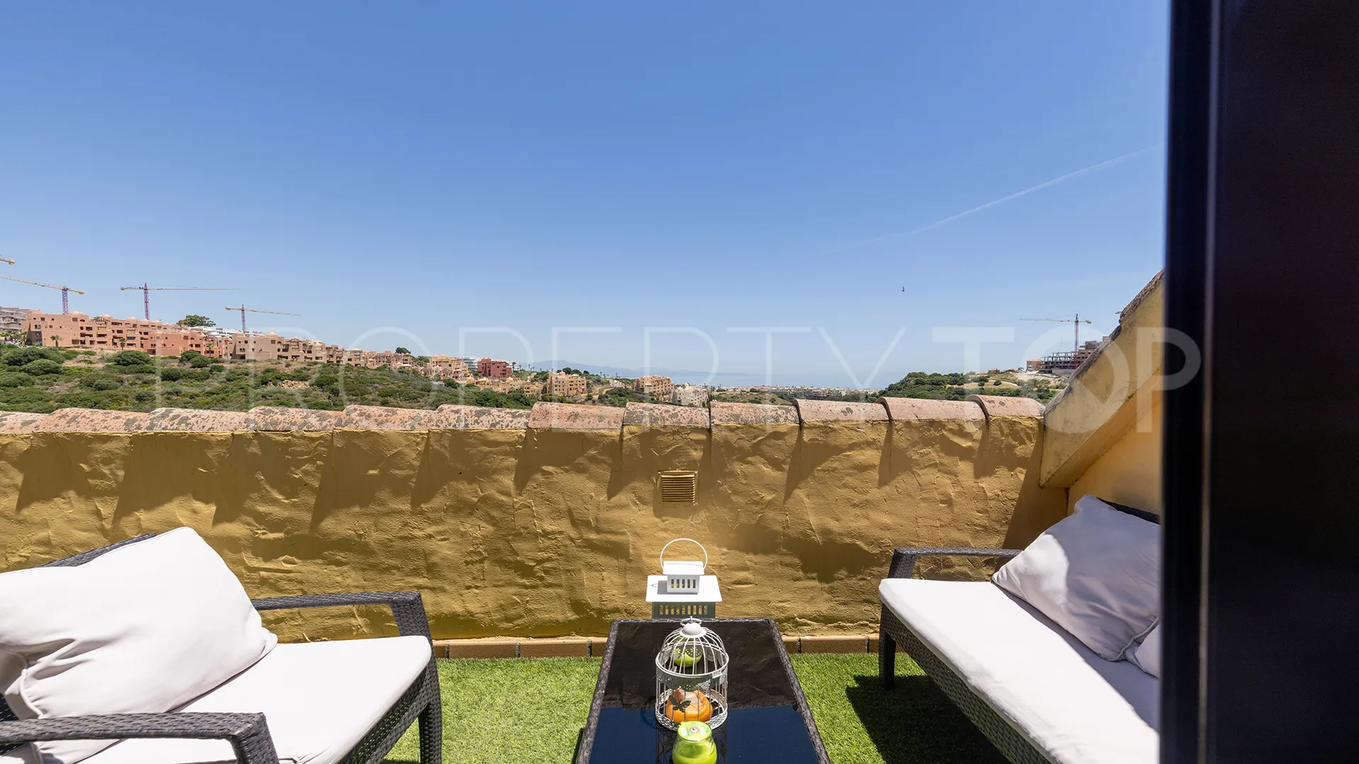 Penthouse with 2 bedrooms for sale in Duquesa Village