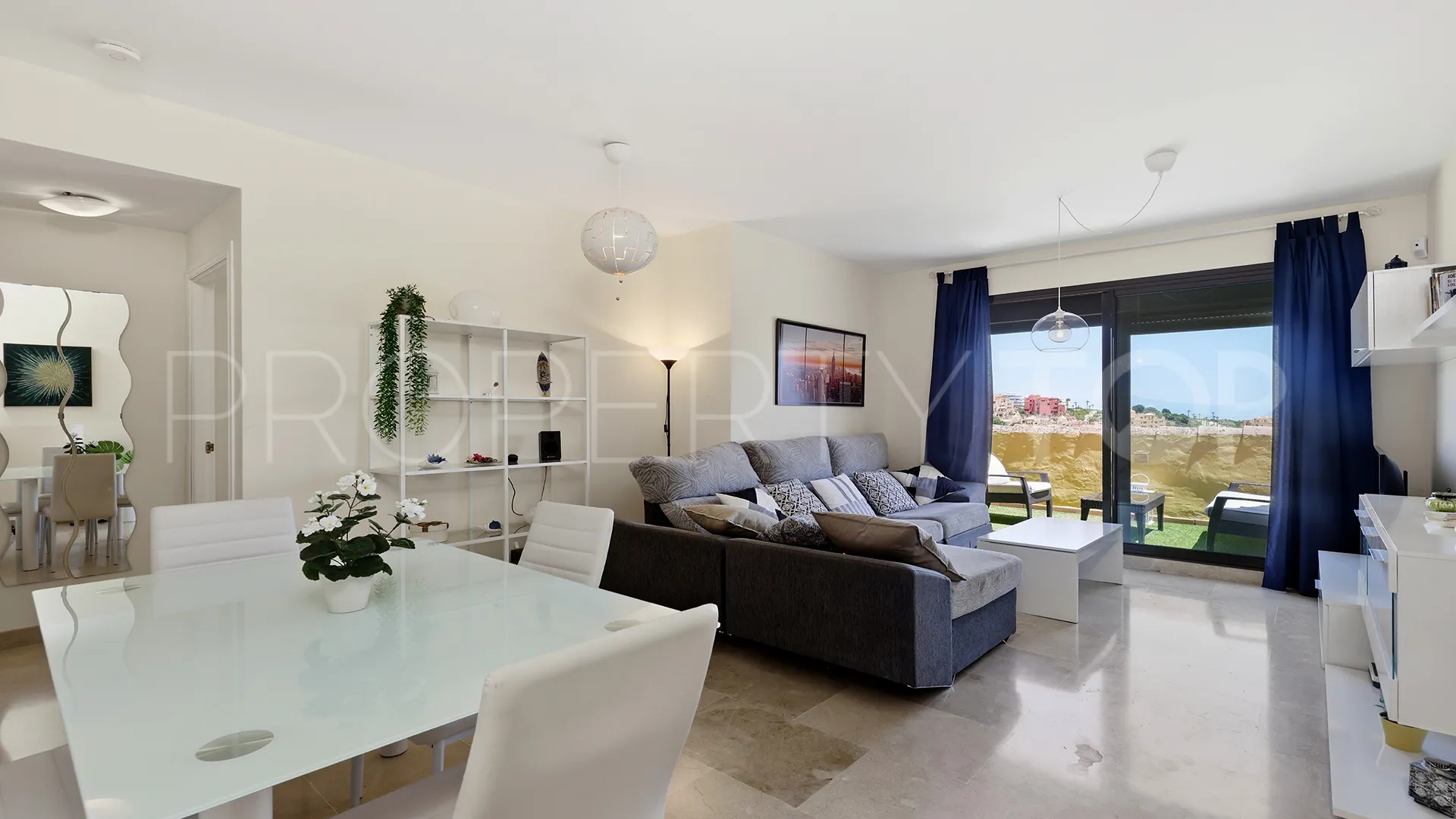 Penthouse with 2 bedrooms for sale in Duquesa Village