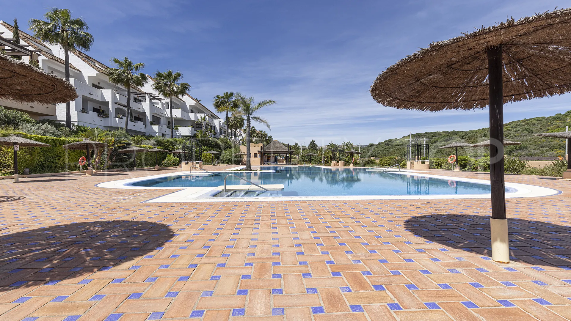 Penthouse with 2 bedrooms for sale in Duquesa Village