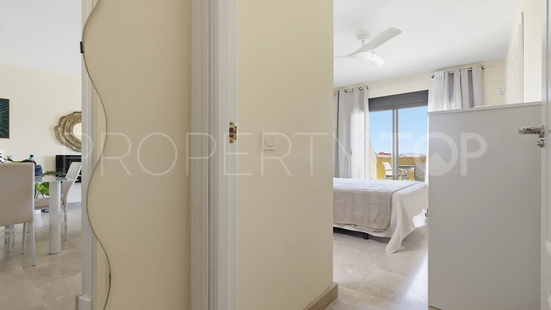 Penthouse with 2 bedrooms for sale in Duquesa Village