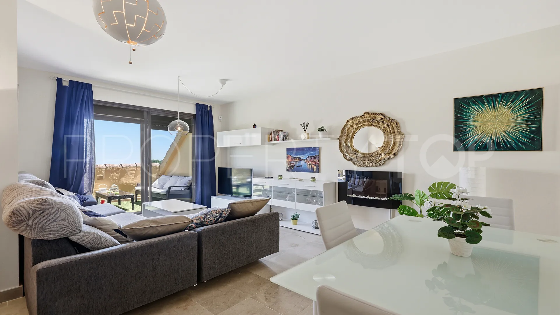 Penthouse with 2 bedrooms for sale in Duquesa Village