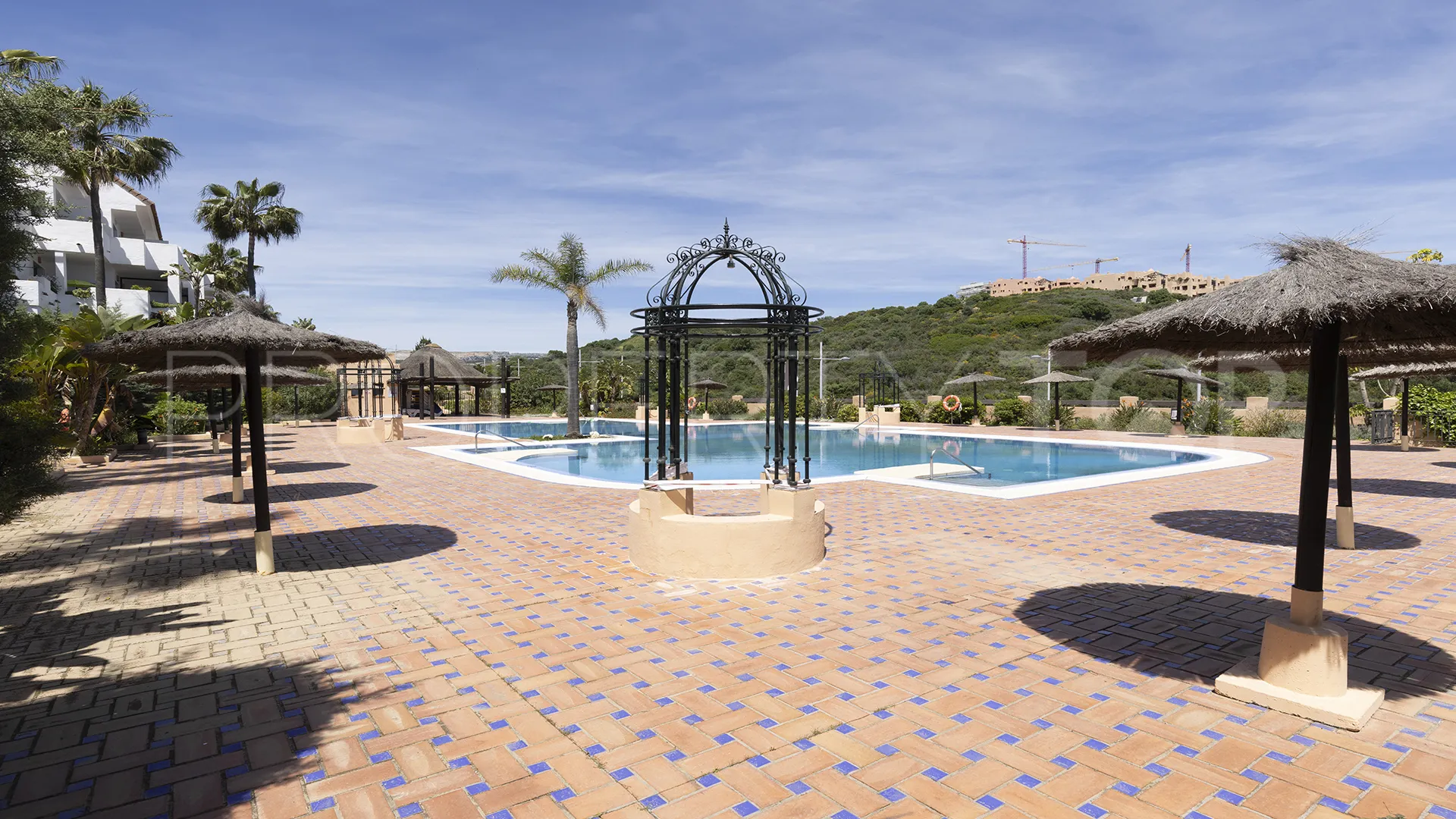 Penthouse with 2 bedrooms for sale in Duquesa Village