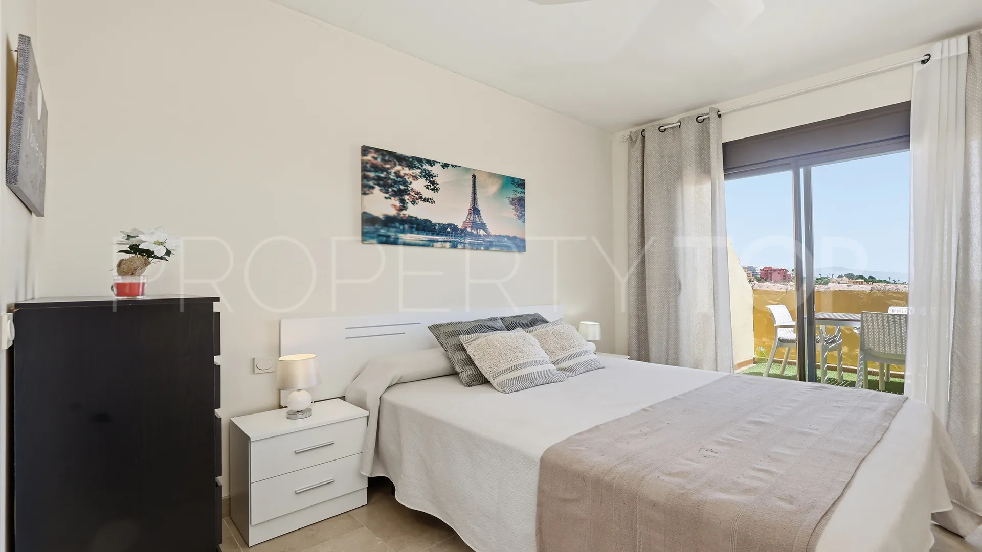 Penthouse with 2 bedrooms for sale in Duquesa Village