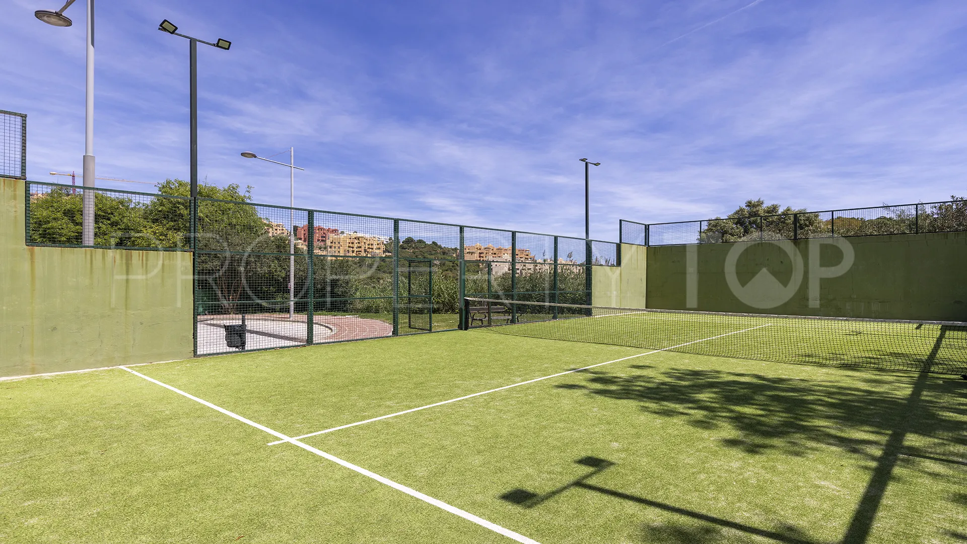 Penthouse with 2 bedrooms for sale in Duquesa Village