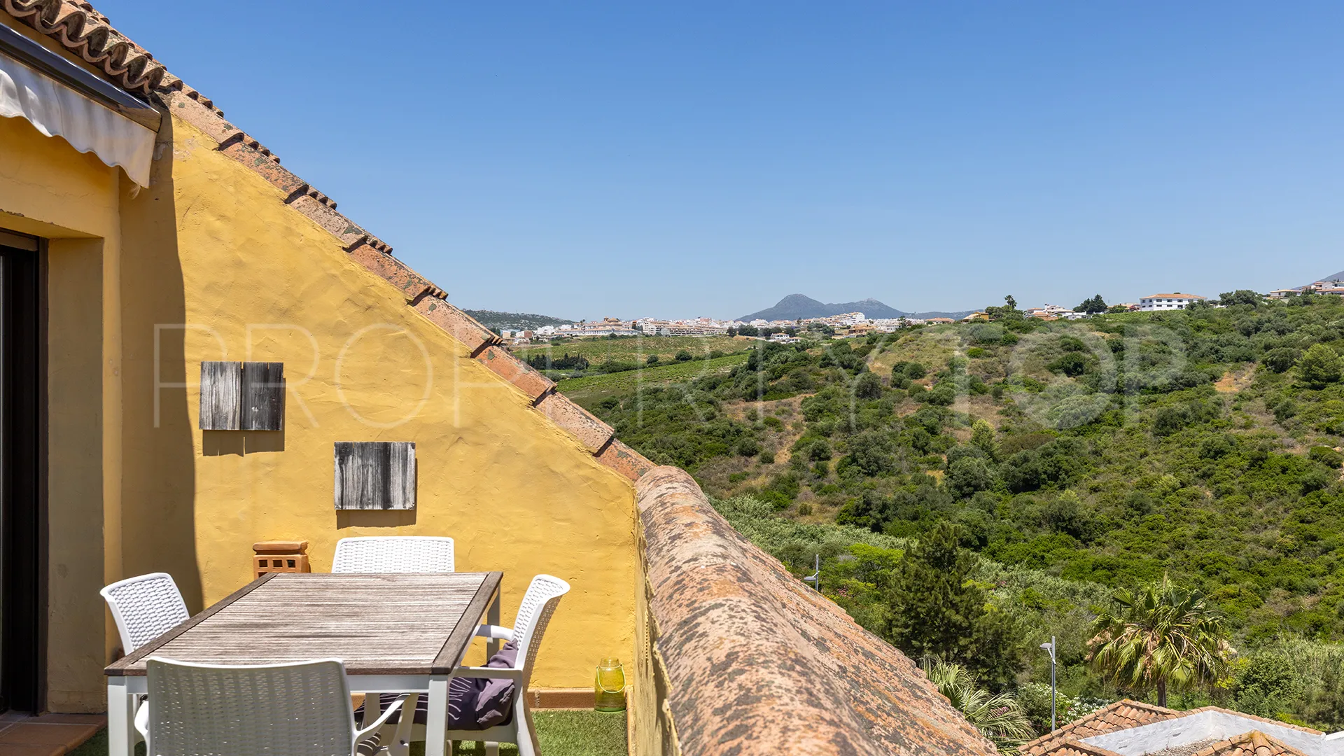 Penthouse with 2 bedrooms for sale in Duquesa Village