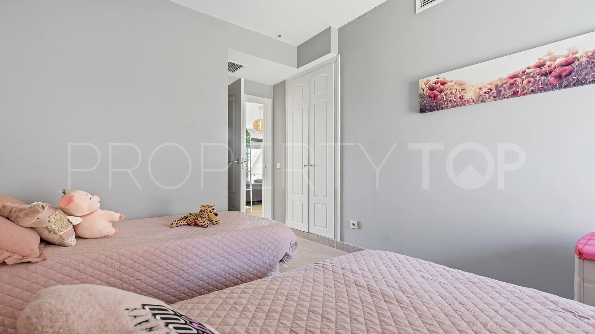 Penthouse with 2 bedrooms for sale in Duquesa Village