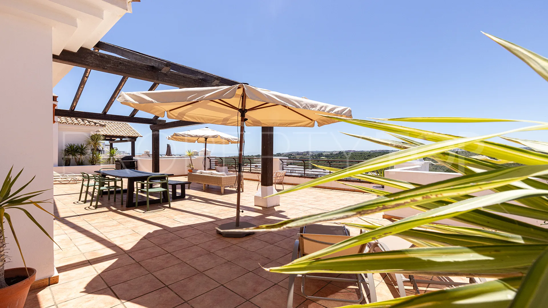For sale penthouse with 3 bedrooms in Casares Golf
