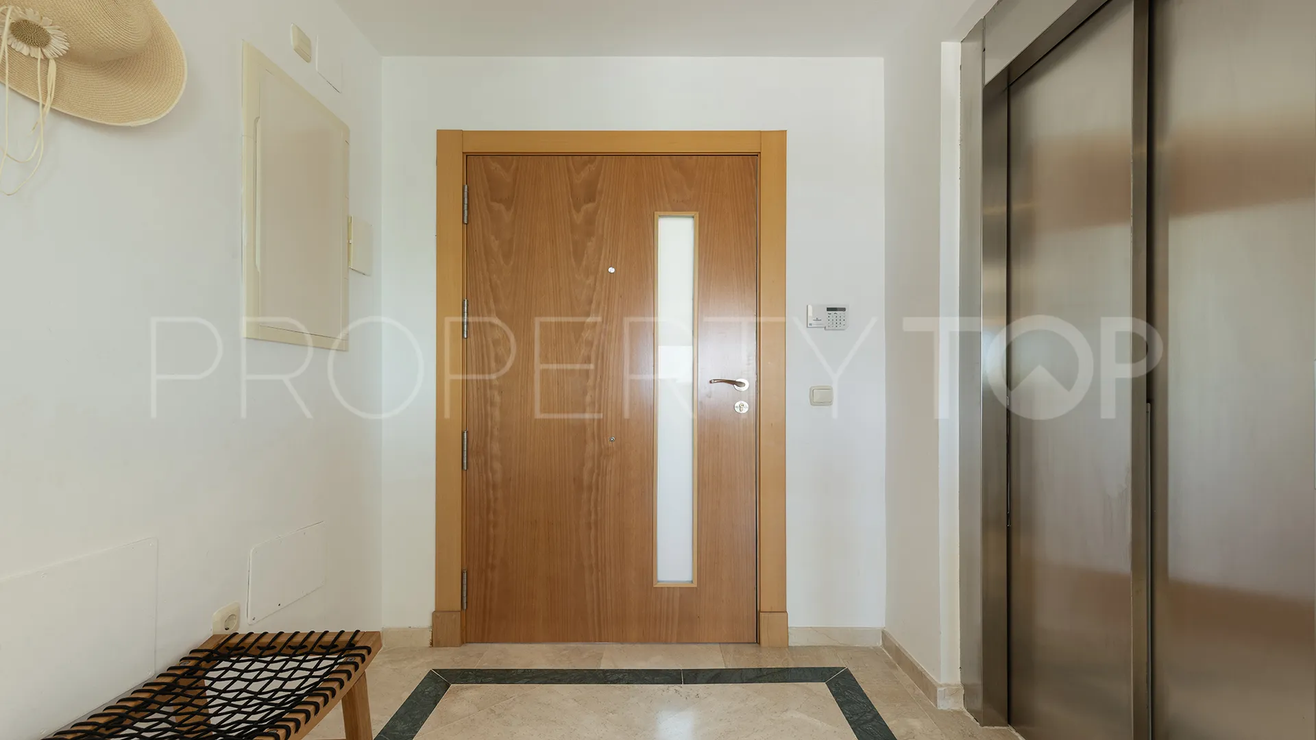 For sale penthouse with 3 bedrooms in Casares Golf