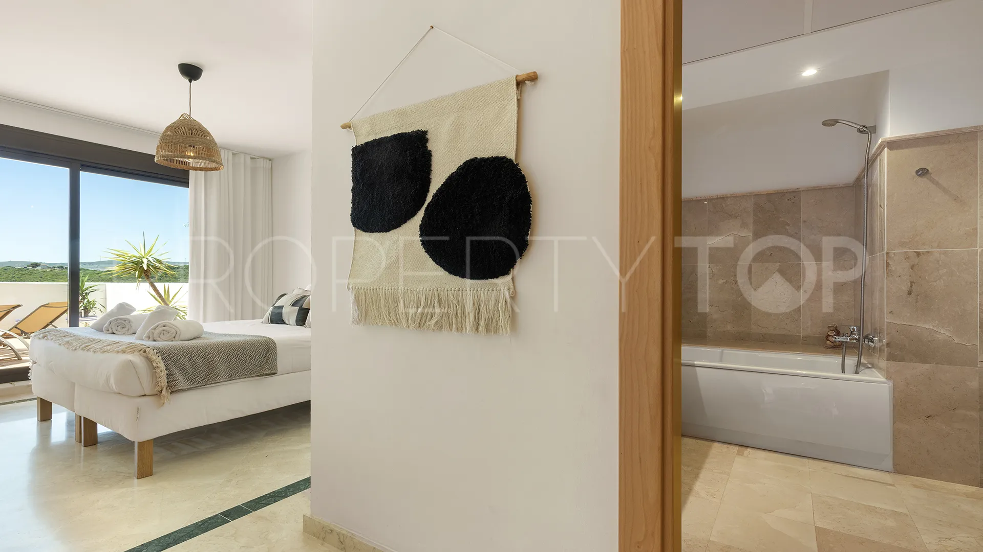 For sale penthouse with 3 bedrooms in Casares Golf