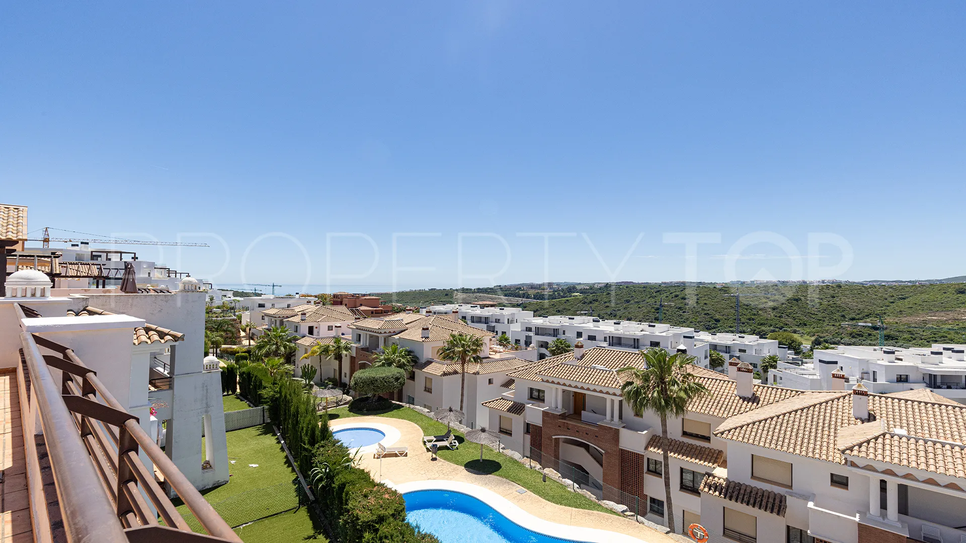 For sale penthouse with 3 bedrooms in Casares Golf