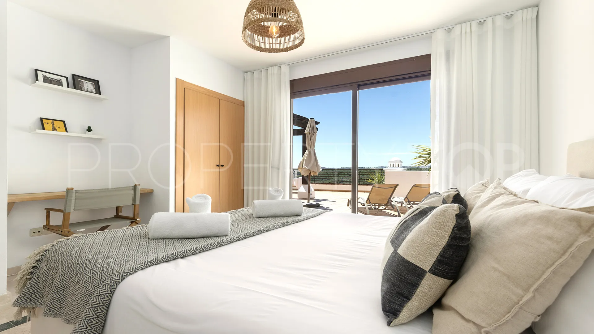 For sale penthouse with 3 bedrooms in Casares Golf