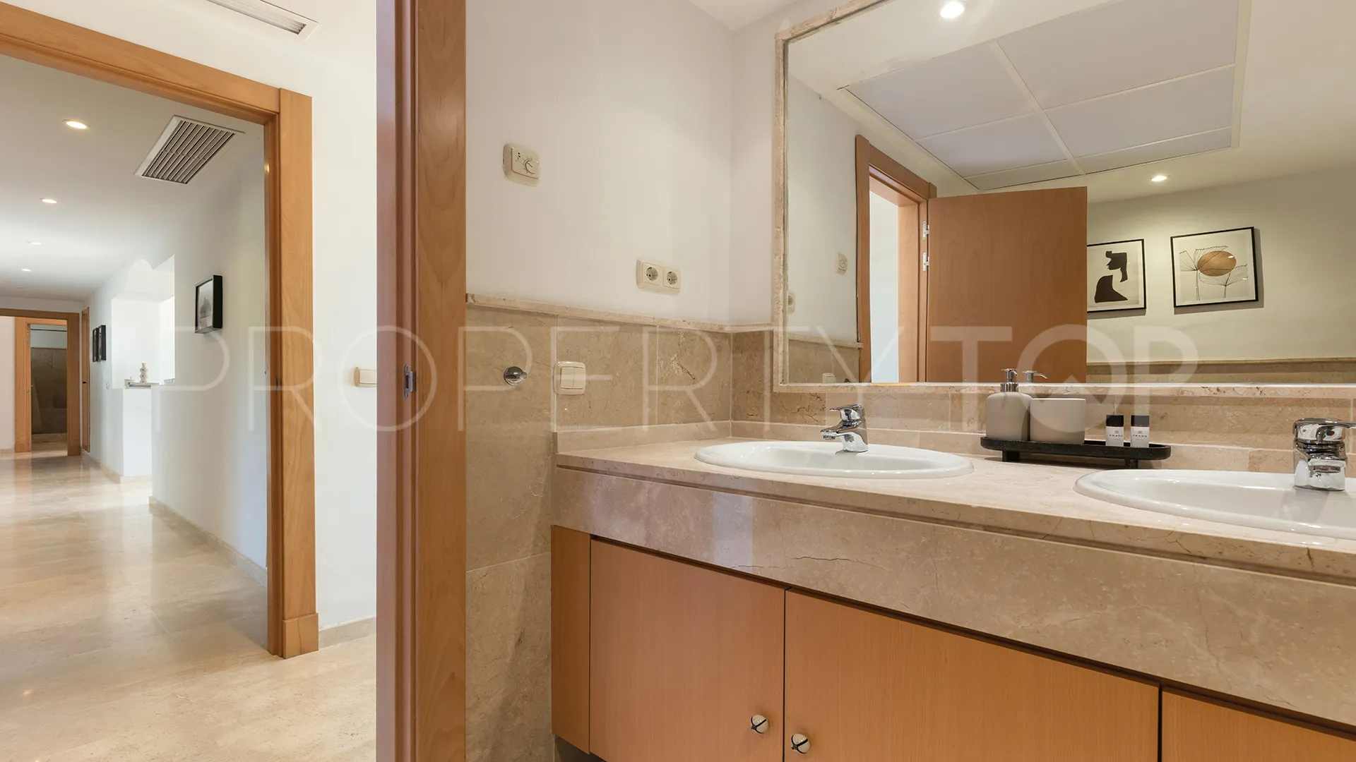 For sale penthouse with 3 bedrooms in Casares Golf