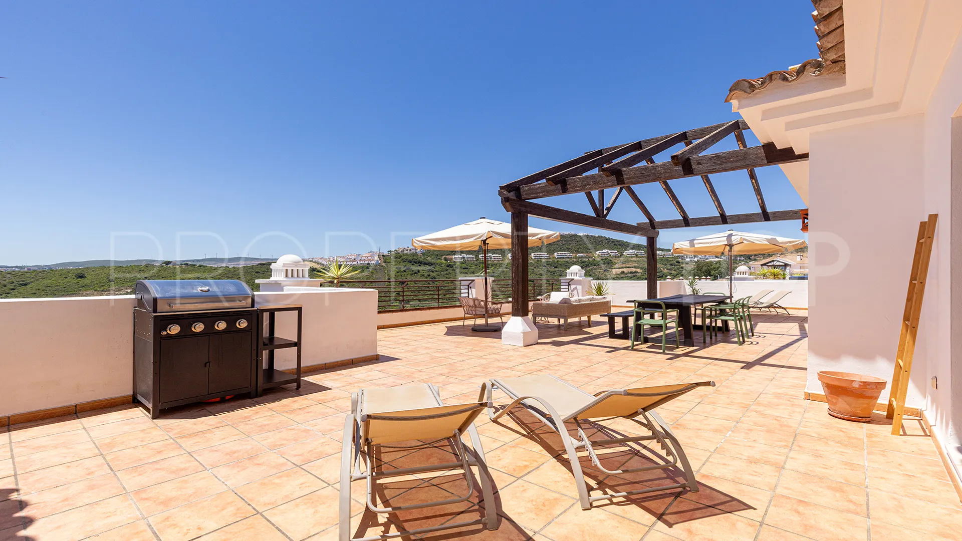 For sale penthouse with 3 bedrooms in Casares Golf