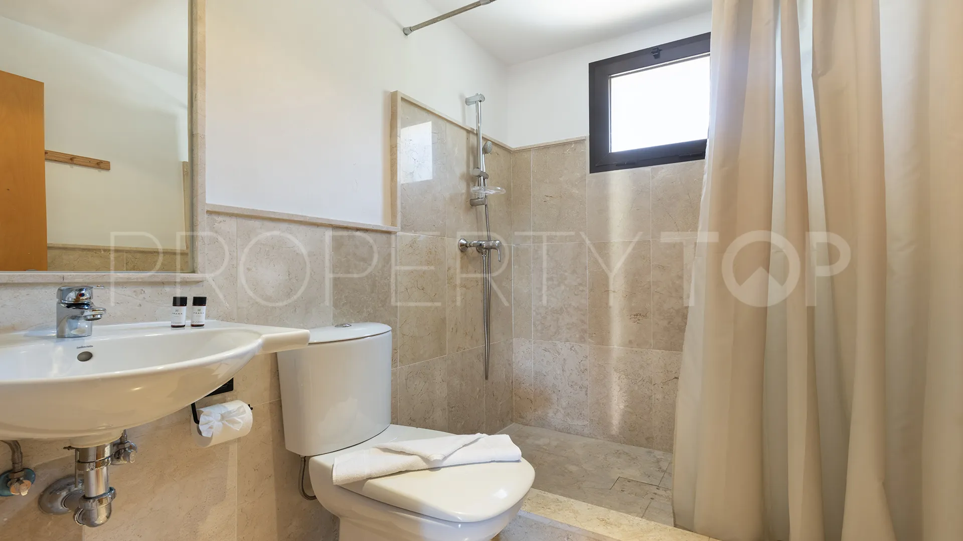 For sale penthouse with 3 bedrooms in Casares Golf
