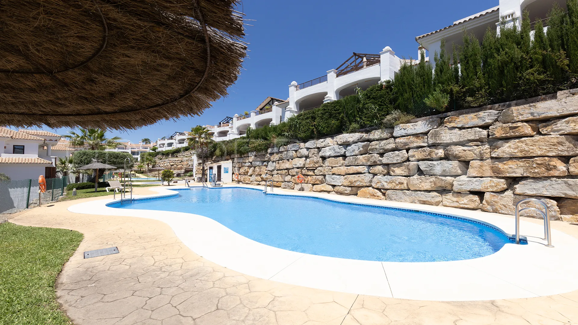 For sale penthouse with 3 bedrooms in Casares Golf