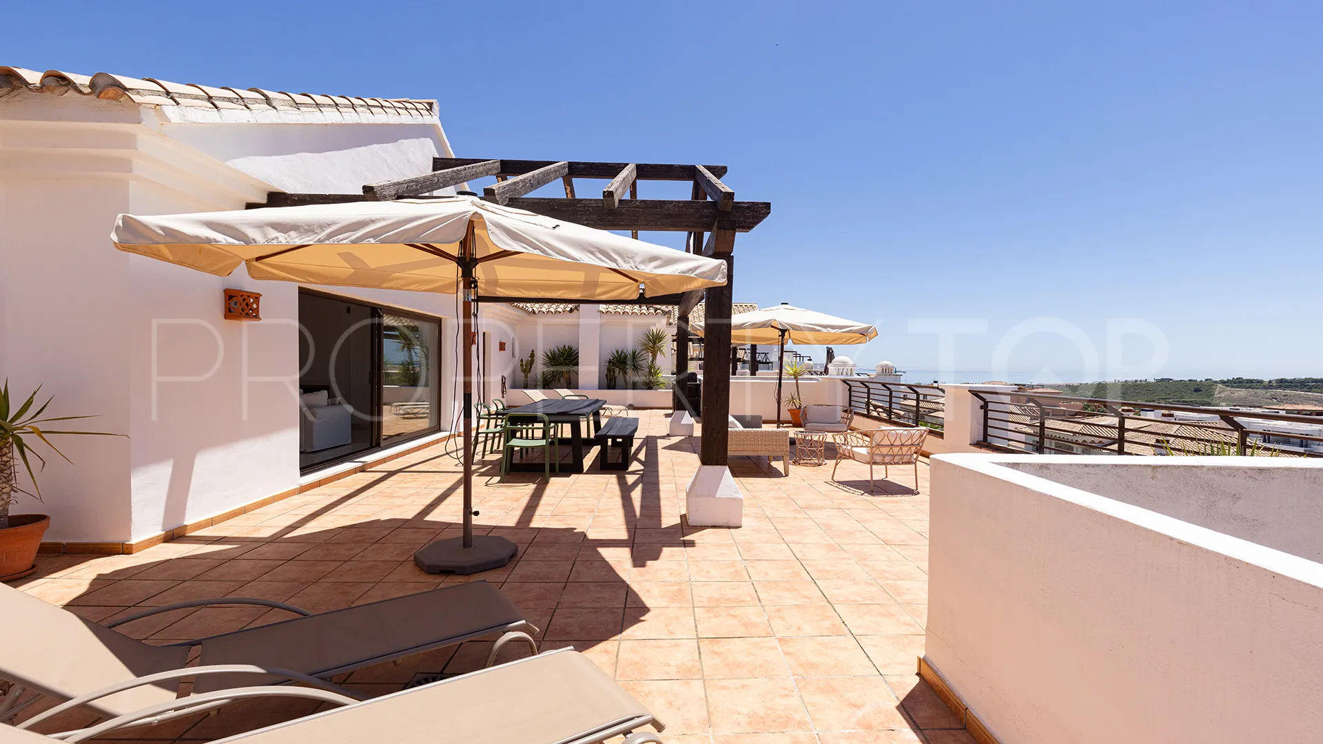 For sale penthouse with 3 bedrooms in Casares Golf