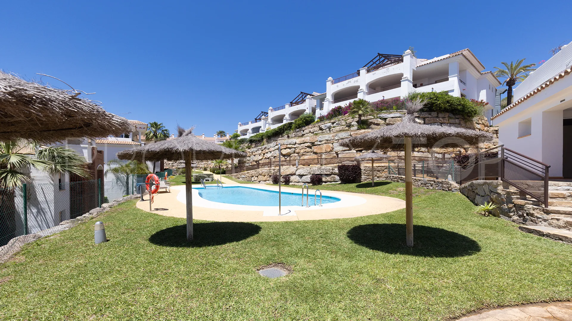 For sale penthouse with 3 bedrooms in Casares Golf