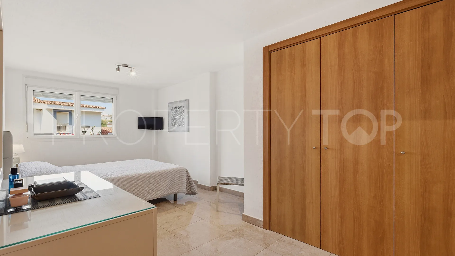 For sale Hacienda Guadalupe apartment with 2 bedrooms