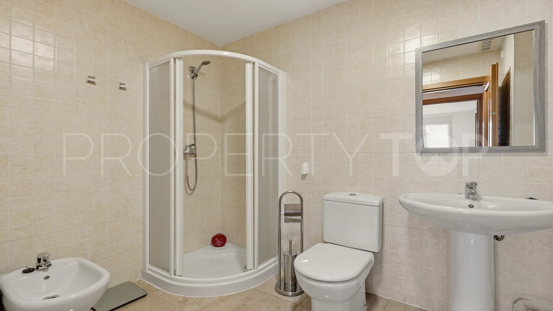 For sale Hacienda Guadalupe apartment with 2 bedrooms