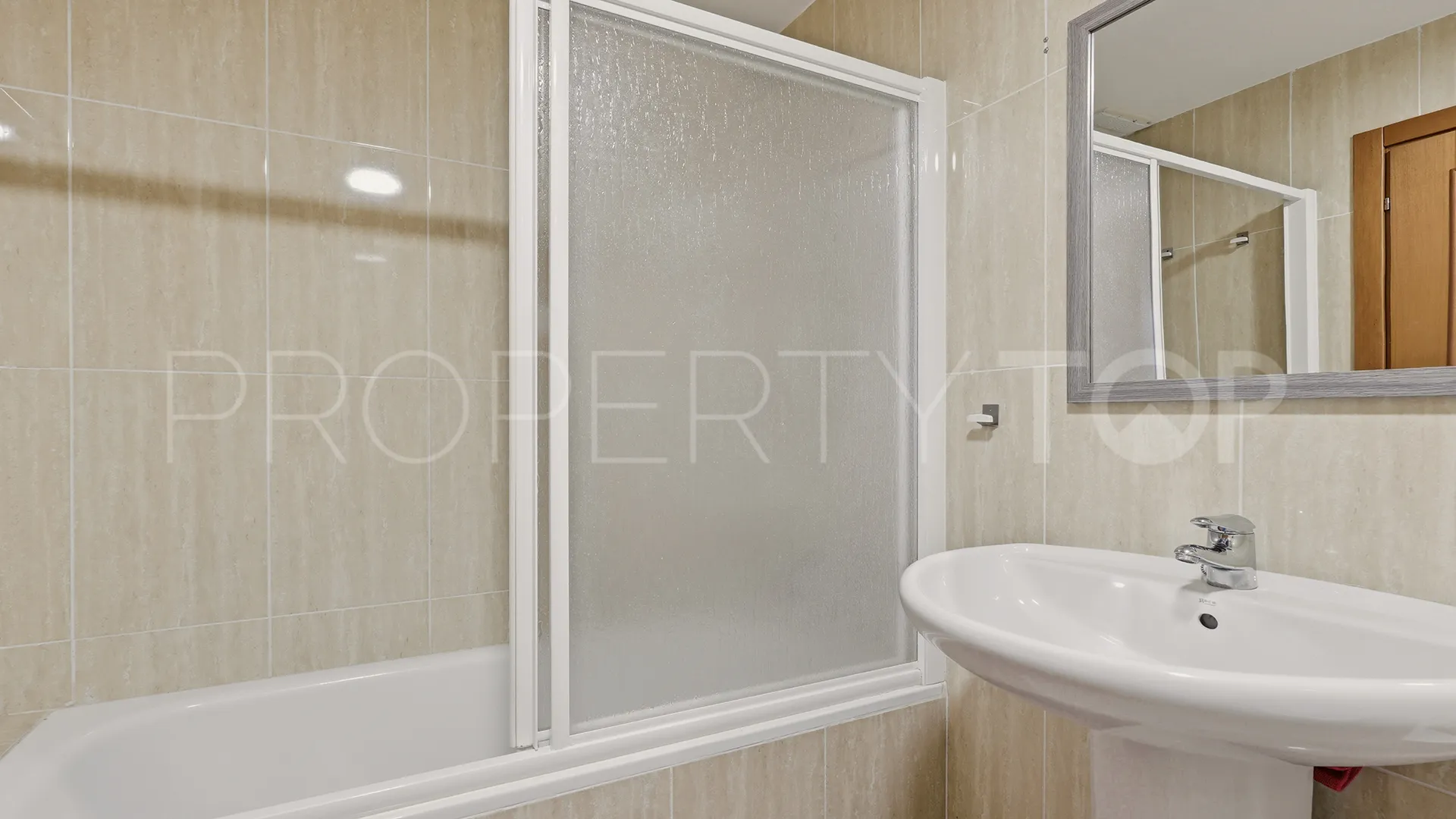 For sale Hacienda Guadalupe apartment with 2 bedrooms