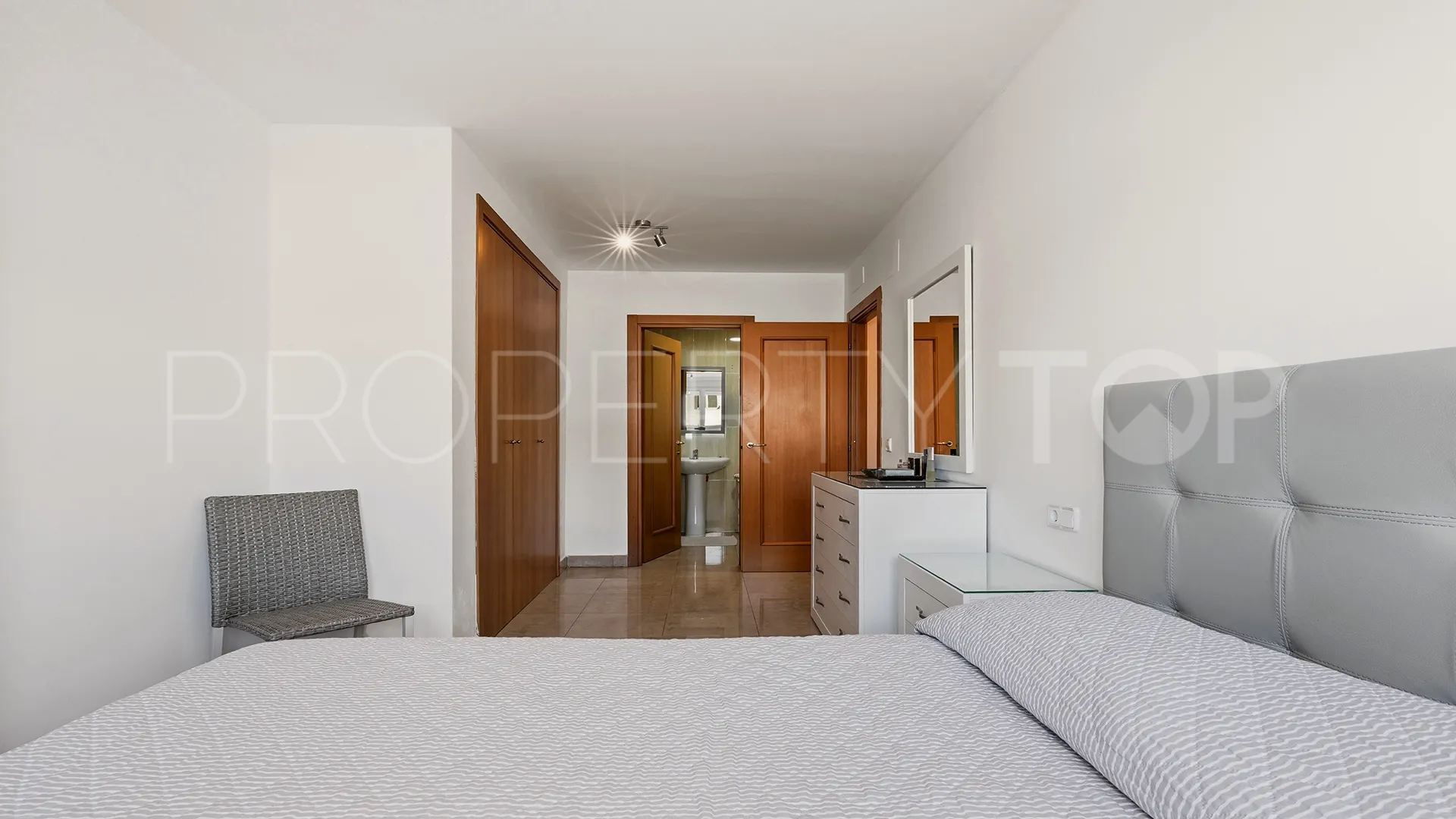 For sale Hacienda Guadalupe apartment with 2 bedrooms