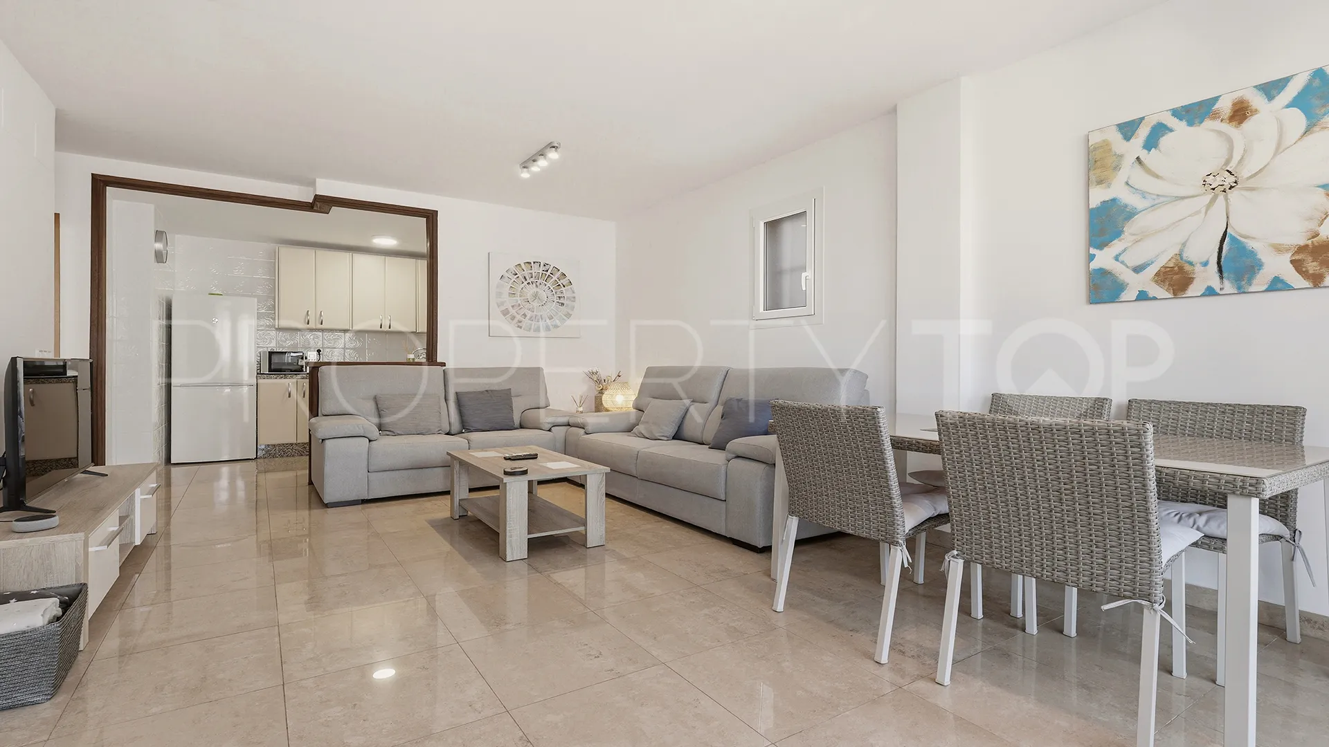 For sale Hacienda Guadalupe apartment with 2 bedrooms