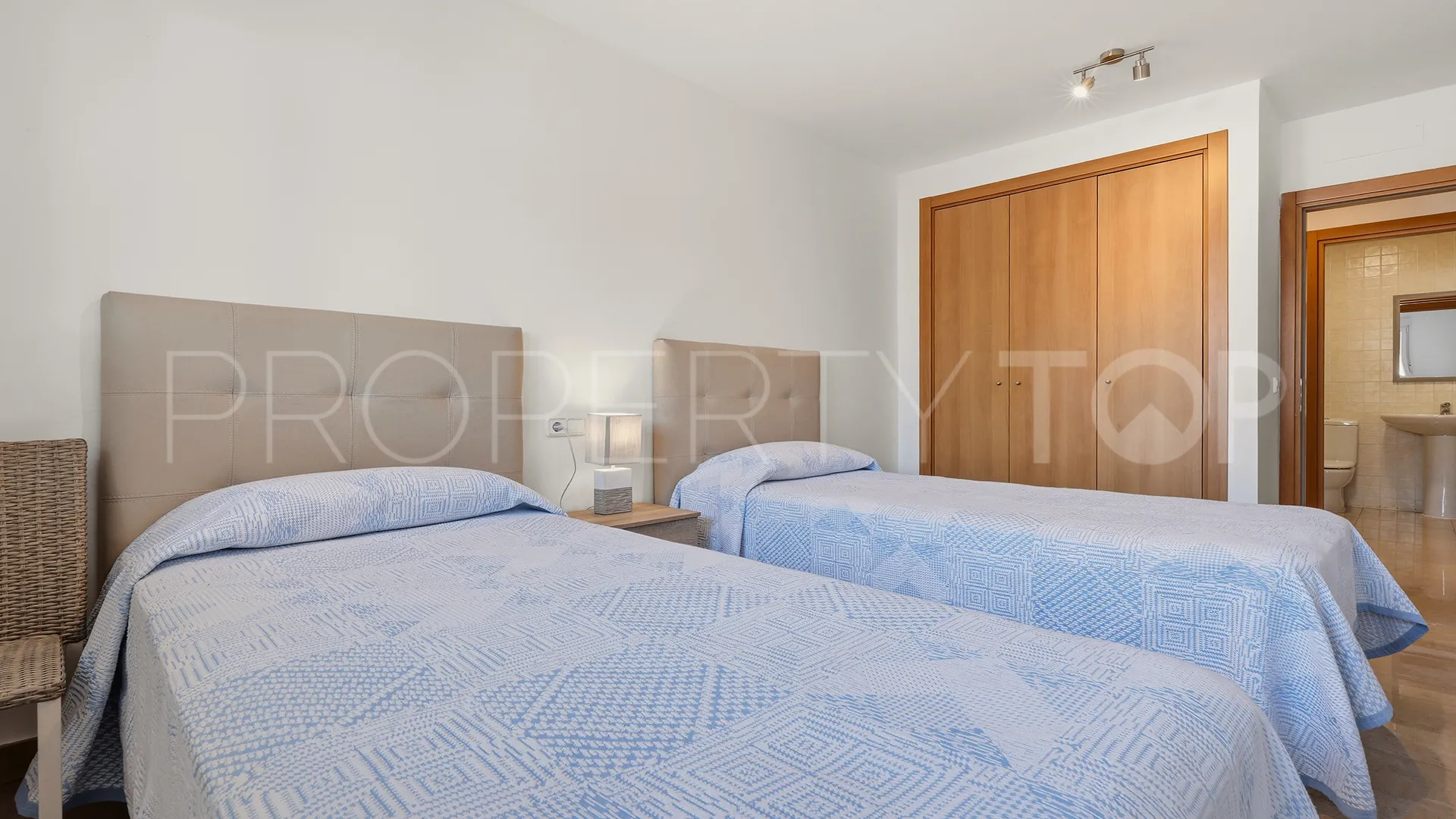 For sale Hacienda Guadalupe apartment with 2 bedrooms