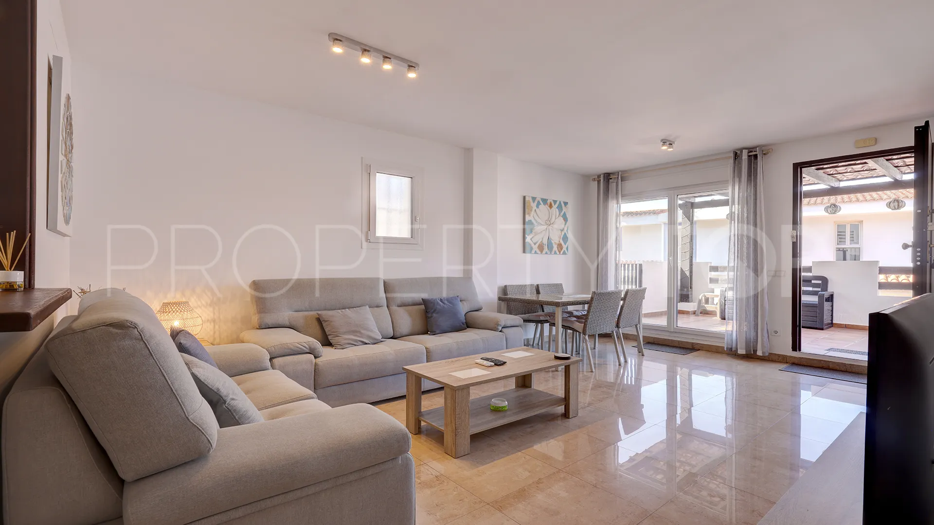 For sale Hacienda Guadalupe apartment with 2 bedrooms