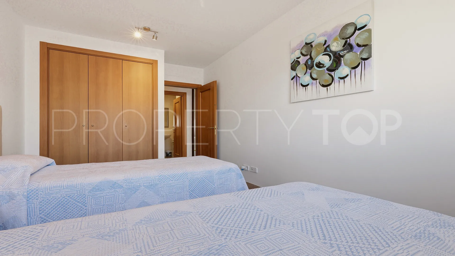 For sale Hacienda Guadalupe apartment with 2 bedrooms