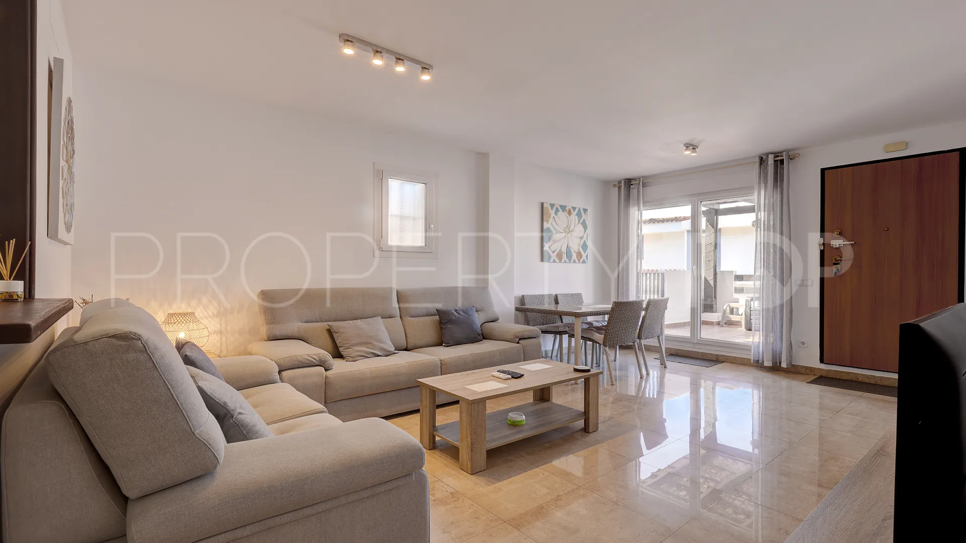 For sale Hacienda Guadalupe apartment with 2 bedrooms
