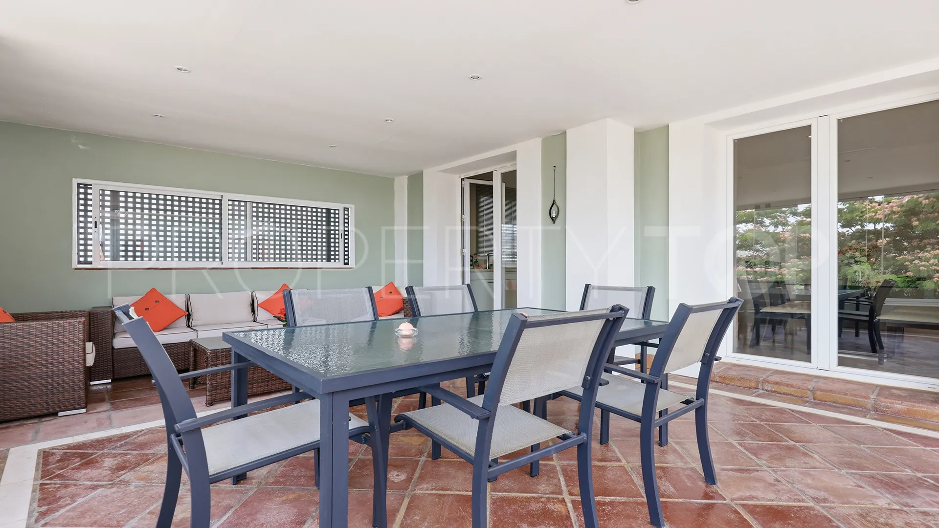 Apartamento a la venta con 3 dormitorios en Doña Julia