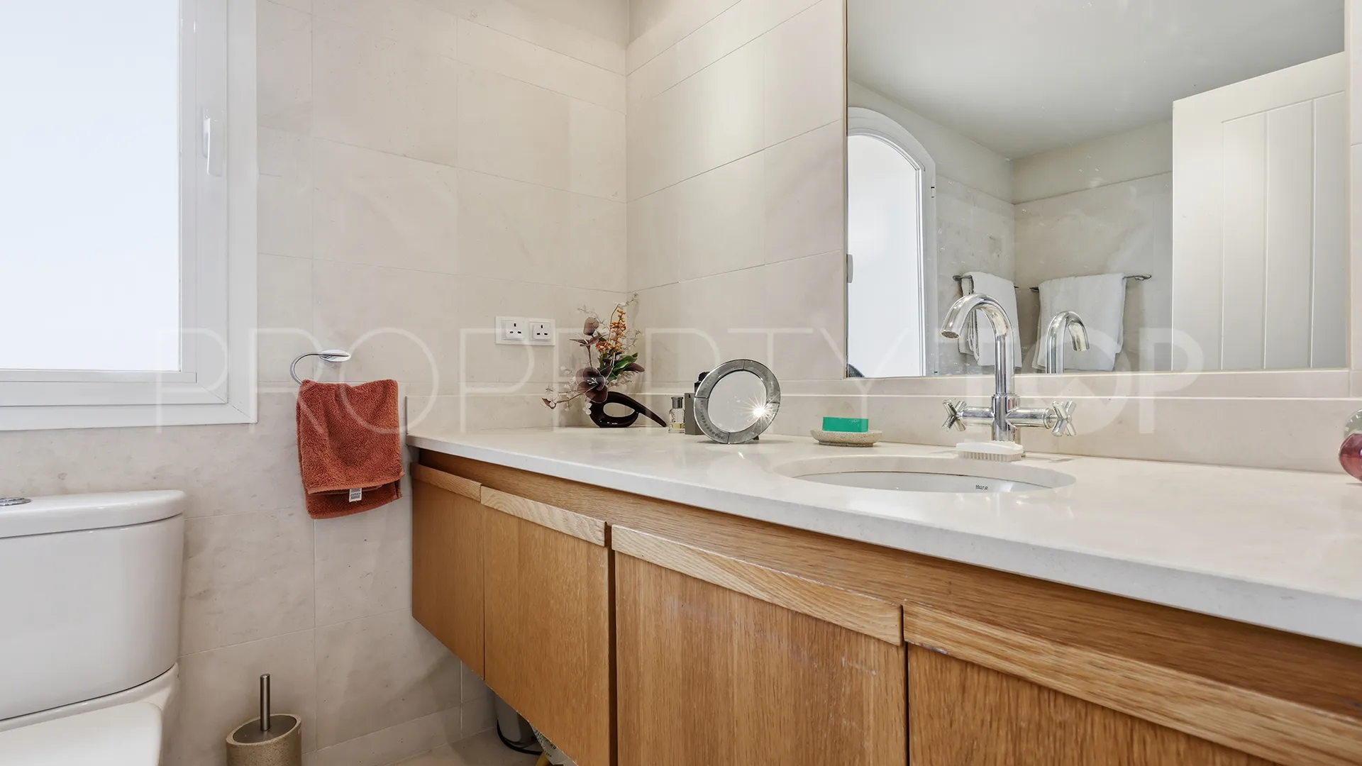 Apartamento a la venta con 3 dormitorios en Doña Julia